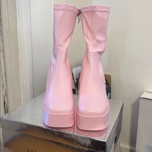 (Brand new) AKIRA AZALEA WANG DANIELLE BABY PINK CHUNKY HEEL BOOTIE
